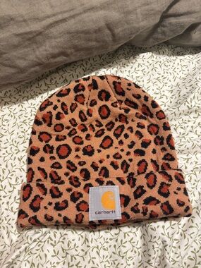 Carhartt wines ' Leopard Print Beanie - Tan/Black NWOT